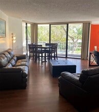 2000 Towerside Terrace, Unit 412 in Miami, FL - Building Photo - Building Photo