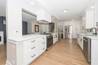 5848 N Drake Ave in Chicago, IL - Building Photo - Building Photo