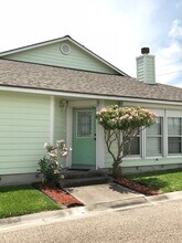 5642 Lipes Blvd in Corpus Christi, TX - Building Photo - Building Photo