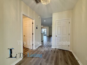 4052 Alan Dr in Largo, FL - Building Photo - Building Photo
