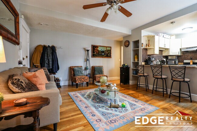 120 Lanark Rd, Unit 2