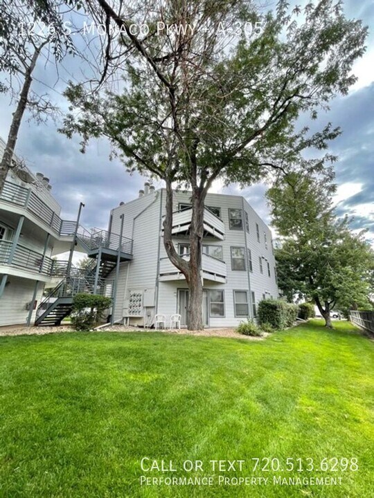 1226 S Monaco St Pkwy in Denver, CO - Building Photo