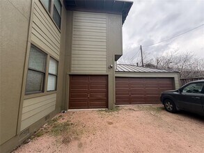 1038 E 43rd St in Austin, TX - Building Photo - Building Photo