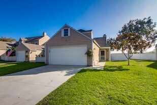 2637 Regent Rd in Carlsbad, CA - Building Photo