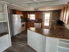 560 Cedar St in Springfield, NE - Building Photo - Building Photo