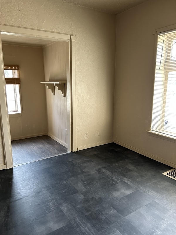 property at 419 N 1st St