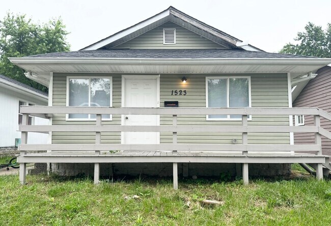 property at 1523 N Tacoma Ave