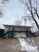1388 Maricopa Dr in Oshkosh, WI - Building Photo