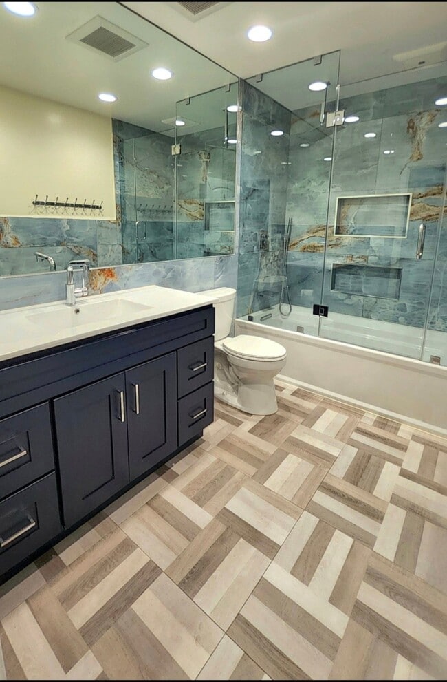 214 undisclosed, Unit GG Main House in Garden Grove, CA - Building Photo - Building Photo