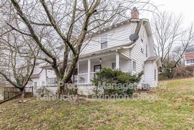 property at 7 Dogwood Ln