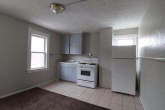 2109 Halstead Ave-Unit -#06 in Lakewood, OH - Building Photo - Building Photo