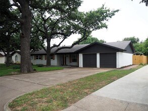 2317 Shady Grove Dr in Bedford, TX - Building Photo - Building Photo