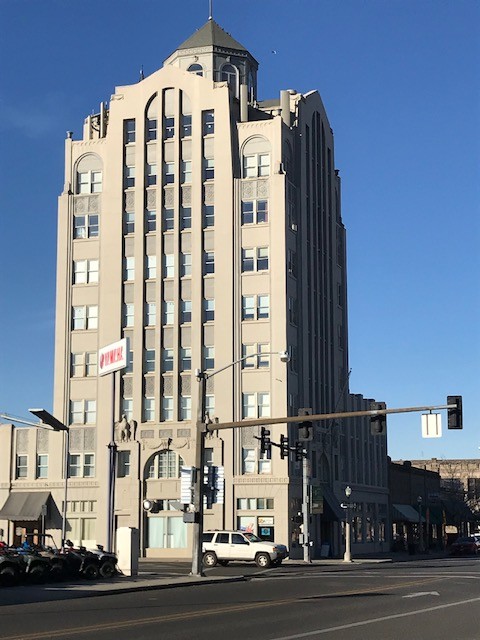 Baker Tower in Baker City, OR - Foto de edificio