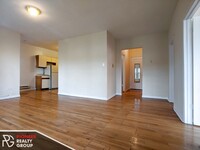 664 W Cornelia Ave, Unit 664-21 in Chicago, IL - Building Photo - Building Photo