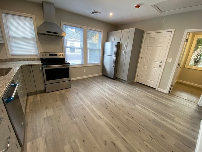 67 Richmond Ave, Unit 2 in Worcester, MA - Building Photo - Building Photo