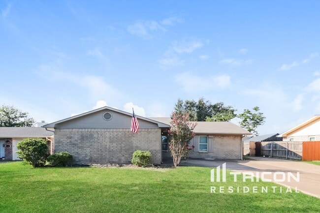 property at 901 Loganwood Dr