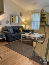 8 S Lake Dr in Savannah, GA - Building Photo - Building Photo