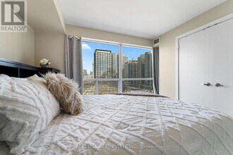 80-1080 Western Battery Rd in Toronto, ON - Building Photo - Building Photo