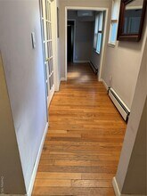 76 E Argyle St in Valley Stream, NY - Foto de edificio - Building Photo