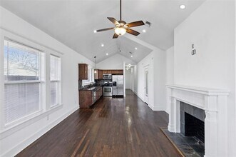 1006 Haines Ave in Dallas, TX - Building Photo - Building Photo