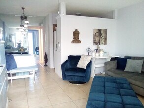 725 SW 11th Ave in Hallandale Beach, FL - Building Photo - Building Photo