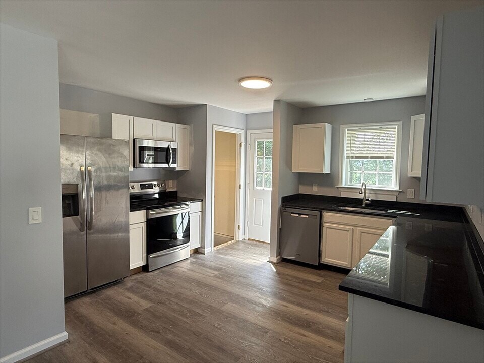22 Boyden St in Worcester, MA - Building Photo