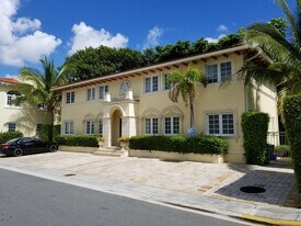 251 Oleander Ave in Palm Beach, FL - Building Photo
