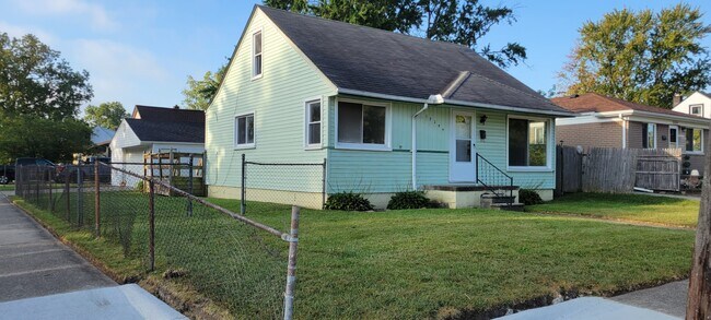 17284 Ivanhoe St in Roseville, MI - Building Photo - Building Photo