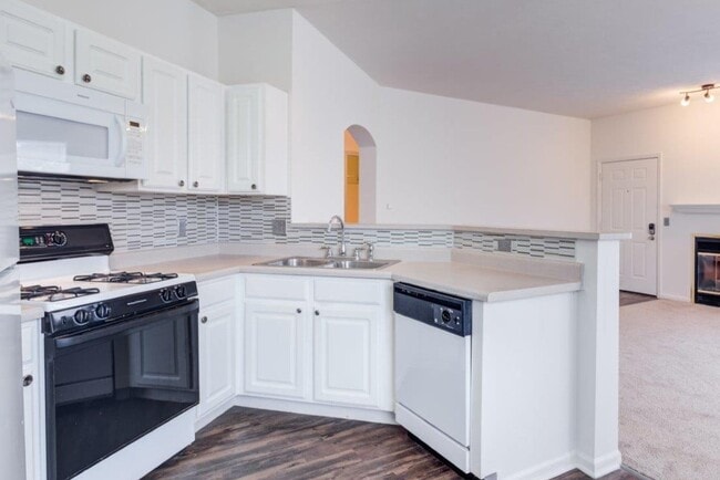 Hills of Aberdeen Apartment Homes in Valparaiso, IN - Building Photo - Building Photo