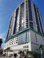 1 Beach Dr SE in St. Petersburg, FL - Building Photo