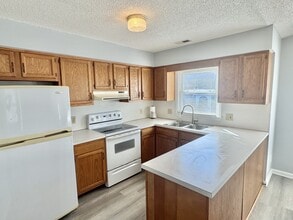 114 W Victoria Ct in Greenville, NC - Building Photo - Building Photo