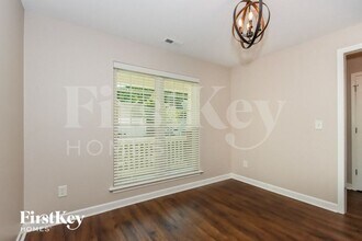 8125 Rolling Meadows Ln in Huntersville, NC - Foto de edificio - Building Photo