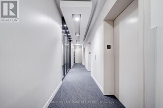 33 Singer Ct in Toronto, ON - Building Photo - Building Photo