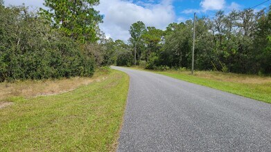 1516 W Riley Dr in Citrus Springs, FL - Building Photo - Building Photo