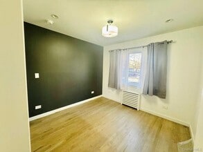 191-04 39th Ave in Queens, NY - Building Photo - Building Photo