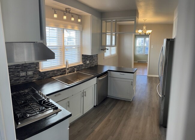 property at 1841 N Elizabeth St