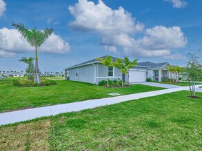 8960 Dahlia Cir in Port St. Lucie, FL - Building Photo - Building Photo