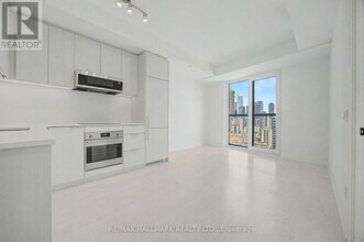 308 Jarvis St in Toronto, ON - Building Photo - Building Photo