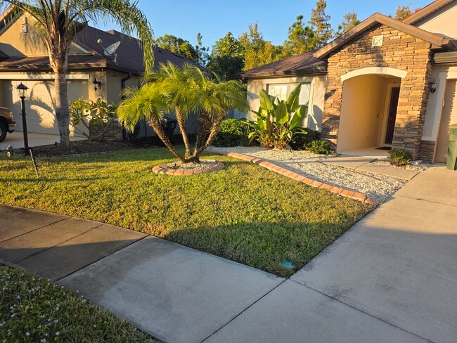 108 San Mardeen Ct in Daytona Beach, FL - Foto de edificio - Building Photo