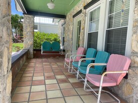 717 21st St W in Bradenton, FL - Building Photo