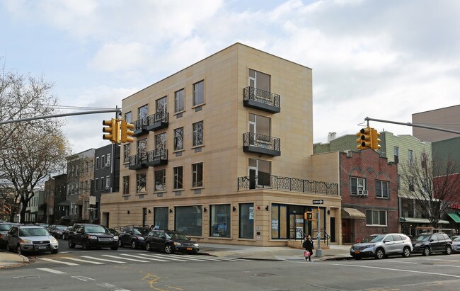 324 Graham Ave in Brooklyn, NY - Building Photo - Building Photo