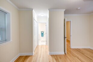 162 Gerry Rd in Brookline, MA - Building Photo
