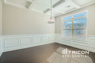 3768 Lake Haven Way in Atlanta, GA - Building Photo - Building Photo