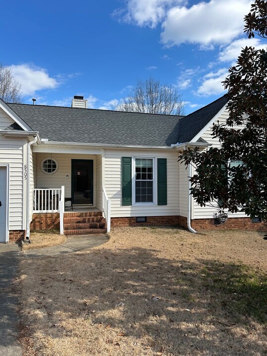 8505 Swarthmore Dr in Raleigh, NC - Building Photo