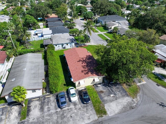 property at 821 SW 7th Ave