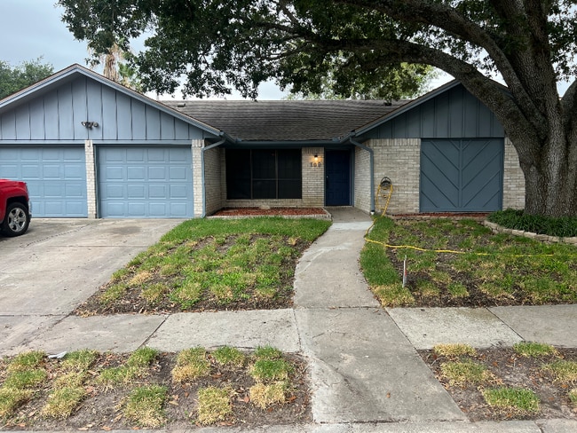 109 Laguna Dr