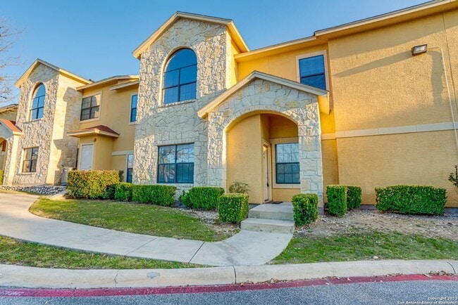 6160 Eckhert Rd in San Antonio, TX - Building Photo - Building Photo