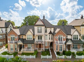 4151 Royal Mews Cir in Naperville, IL - Foto de edificio - Building Photo