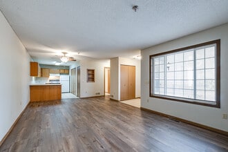 Cottages of Vadnais Heights in St. Paul, MN - Building Photo - Interior Photo