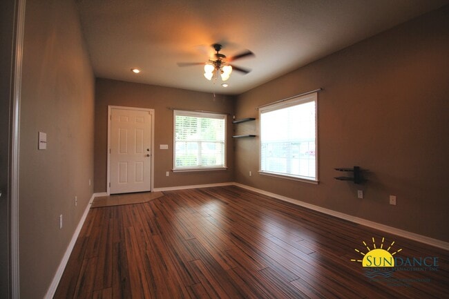 1495 Bentley Cir in Fort Walton Beach, FL - Building Photo - Building Photo